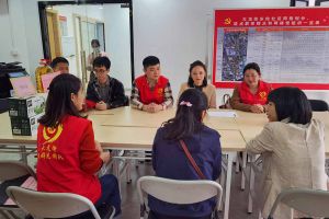 濃濃關(guān)愛(ài)暖人心，歡創(chuàng)集團(tuán)黨支部慰問(wèn)困難單親家庭